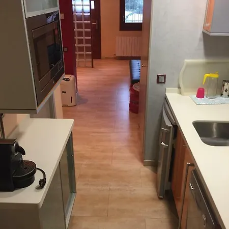 Apartamento apartamento aislado jardín y piscina *