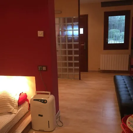 apartamento aislado jardín y piscina *